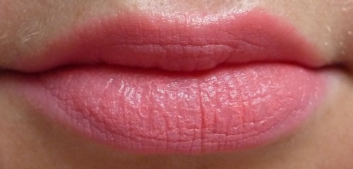 MAC Betty Bright Lipstick Tragebild